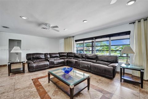 Single Family Residence in Hollywood FL 5408 Madison St St 11.jpg