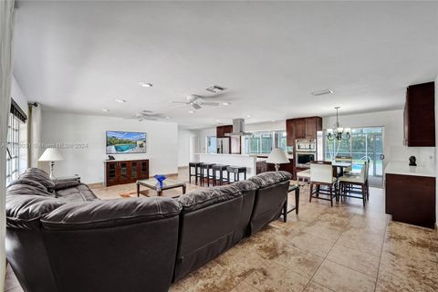 Single Family Residence in Hollywood FL 5408 Madison St St 7.jpg