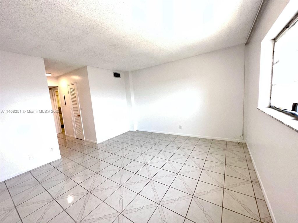 Photo of 420 NE 12th Ave #706, Hallandale Beach, FL 33009 (MLS # A11408251)