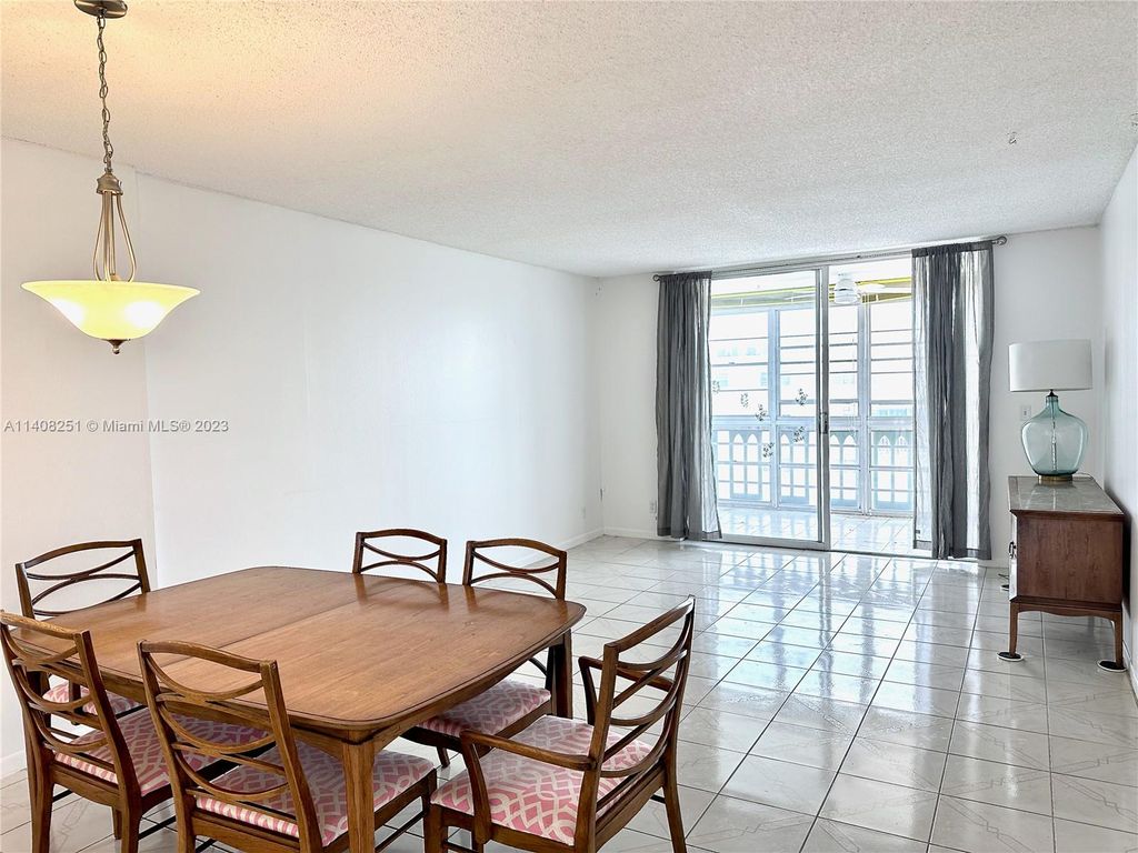 Photo of 420 NE 12th Ave #706, Hallandale Beach, FL 33009 (MLS # A11408251)