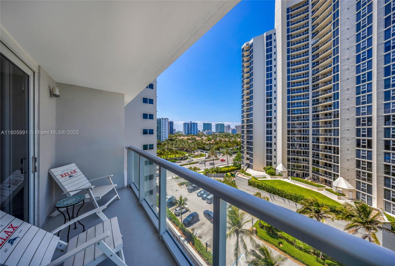 19201 Collins Ave 721