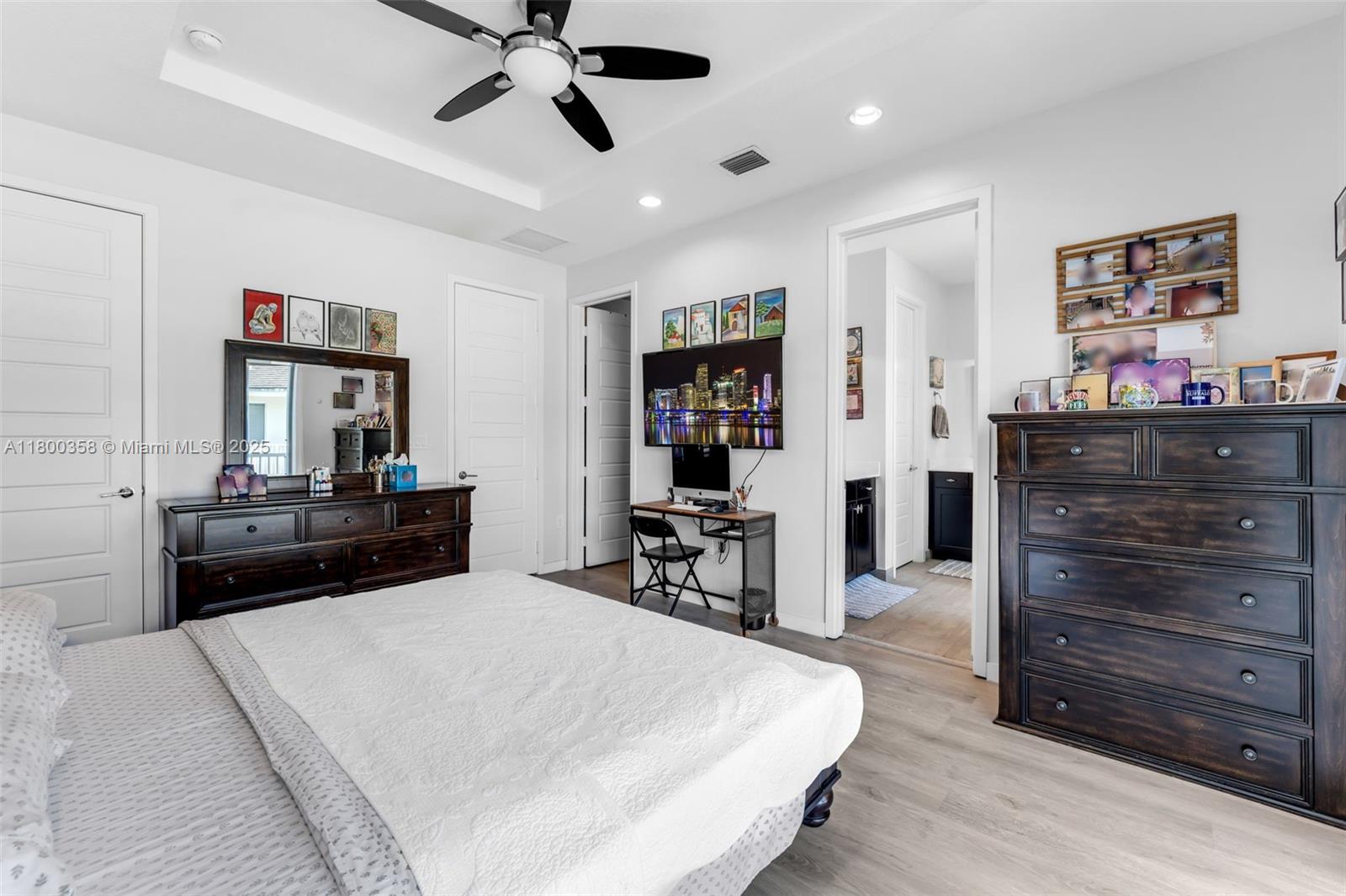 VENETIAN PARC - Residential