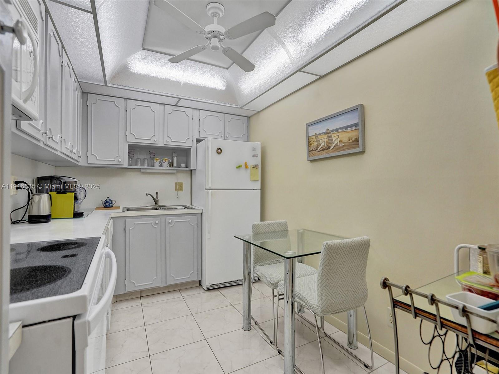 ASHLEIGH HOUSE CONDO - Residential