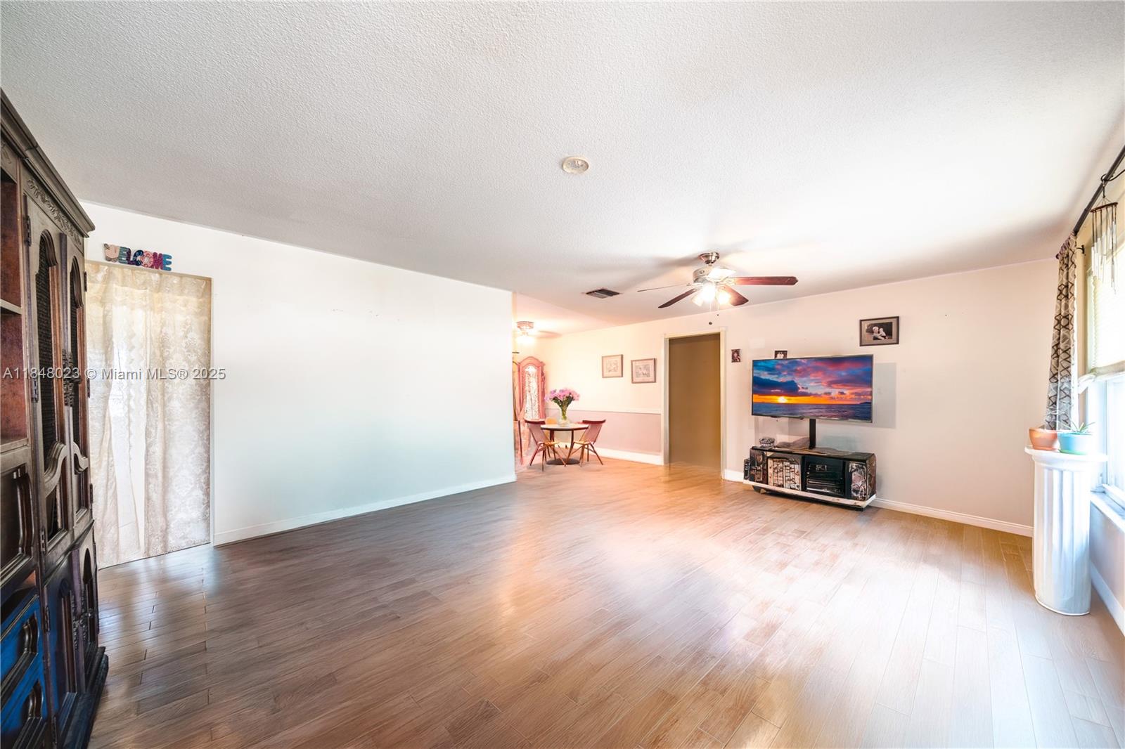 5103 NW 54th Ct, Tamarac, FL, 33319/$357,000 3 5103 NW 54th Ct