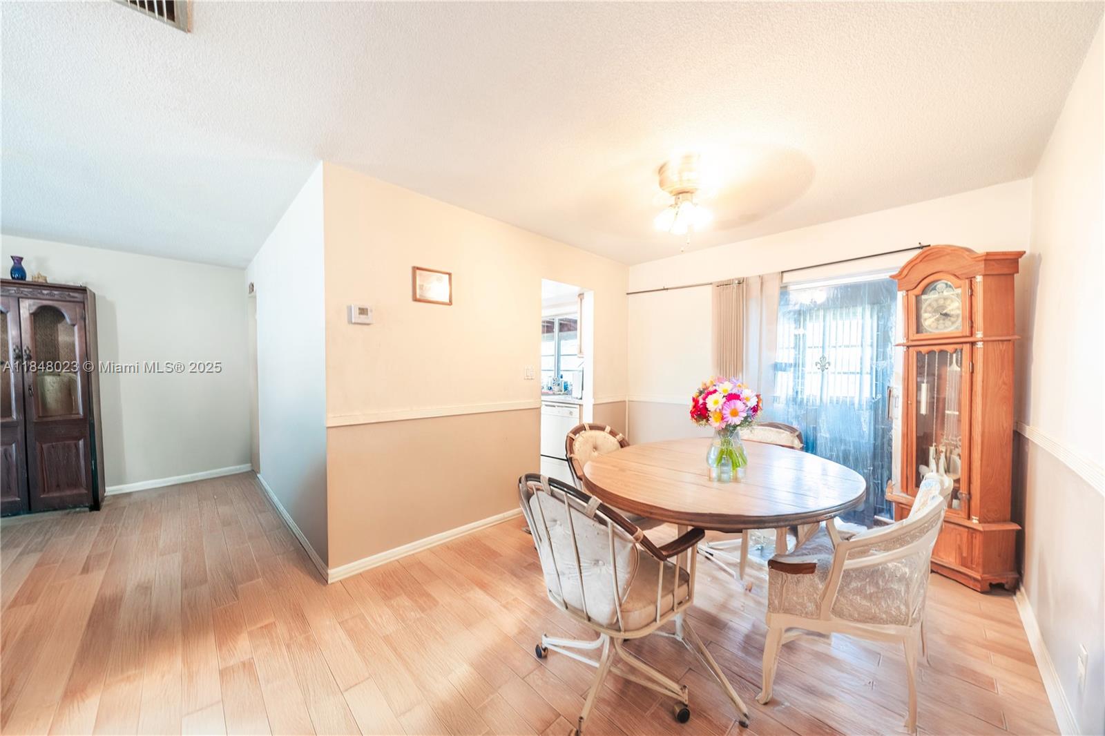 5103 NW 54th Ct, Tamarac, FL, 33319/$357,000 4 5103 NW 54th Ct