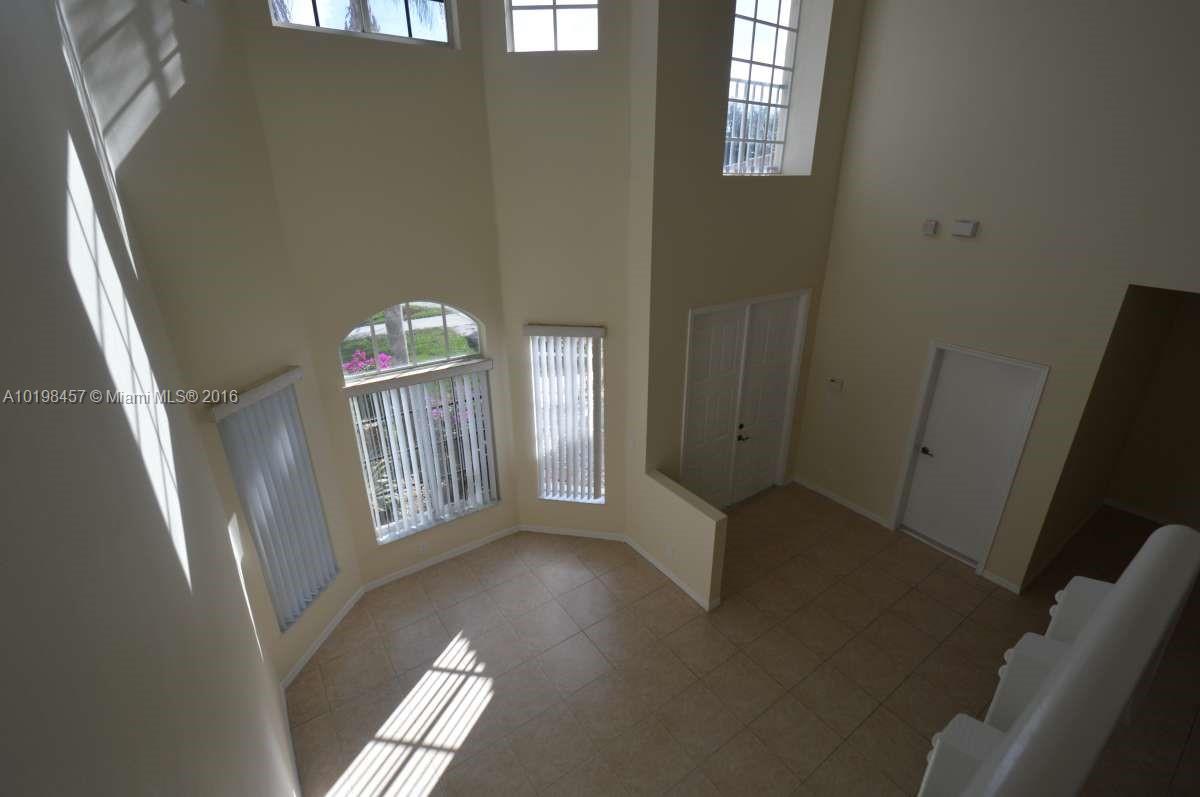 LAGUNA ISLES - Residential