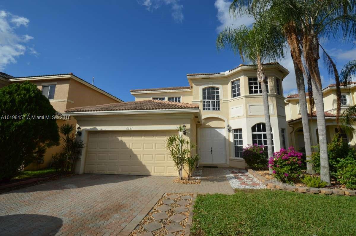 LAGUNA ISLES - Residential