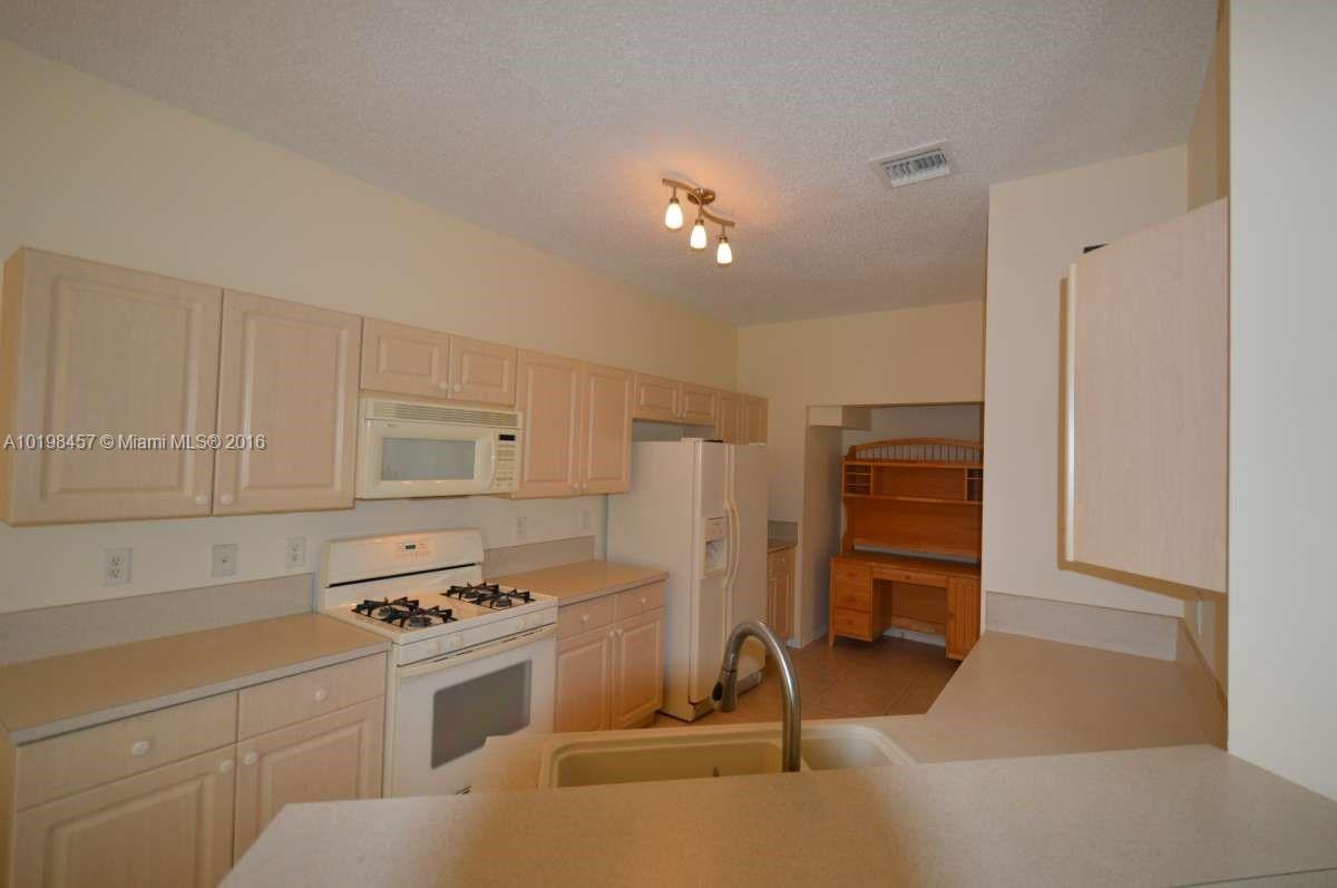 LAGUNA ISLES - Residential