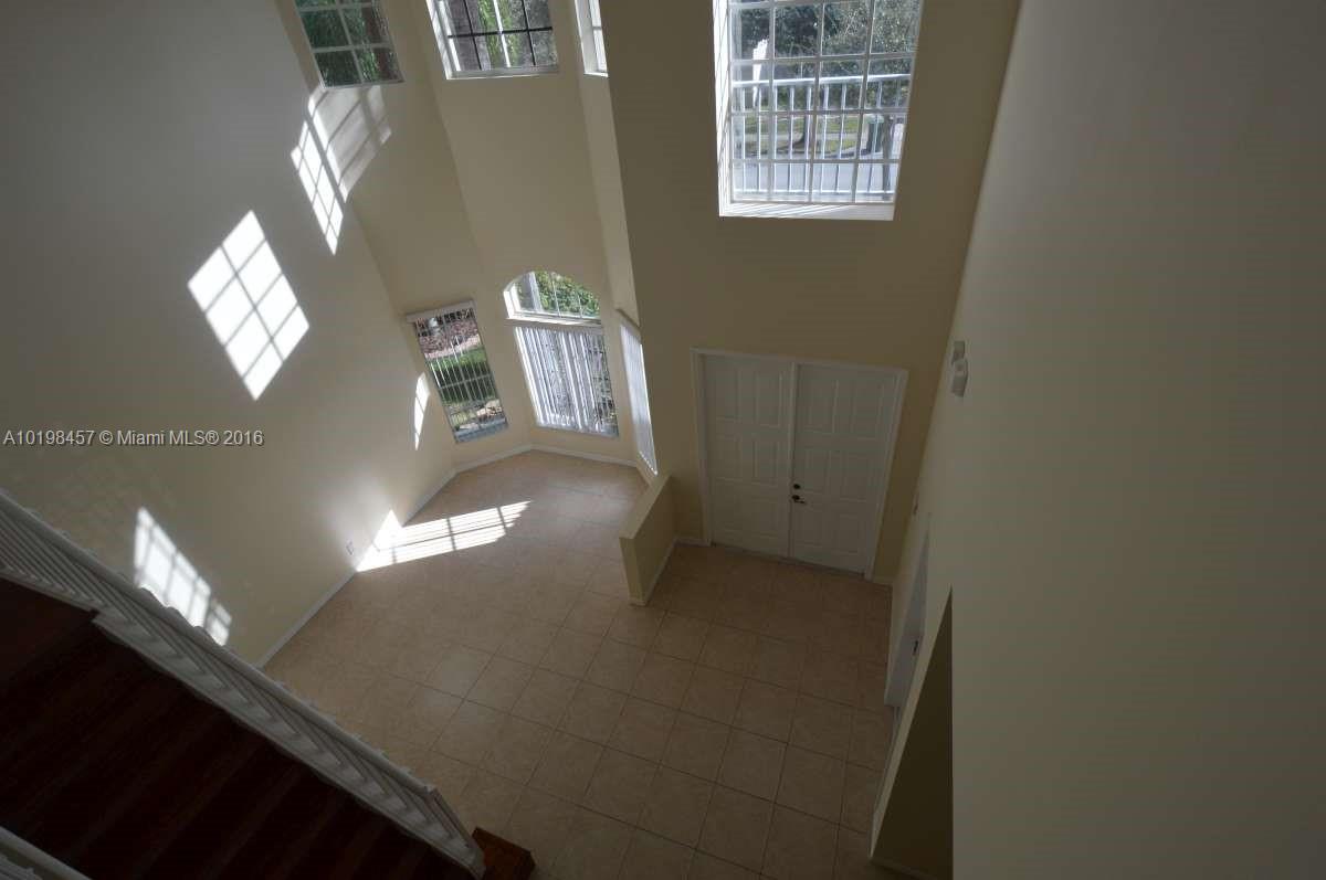 LAGUNA ISLES - Residential