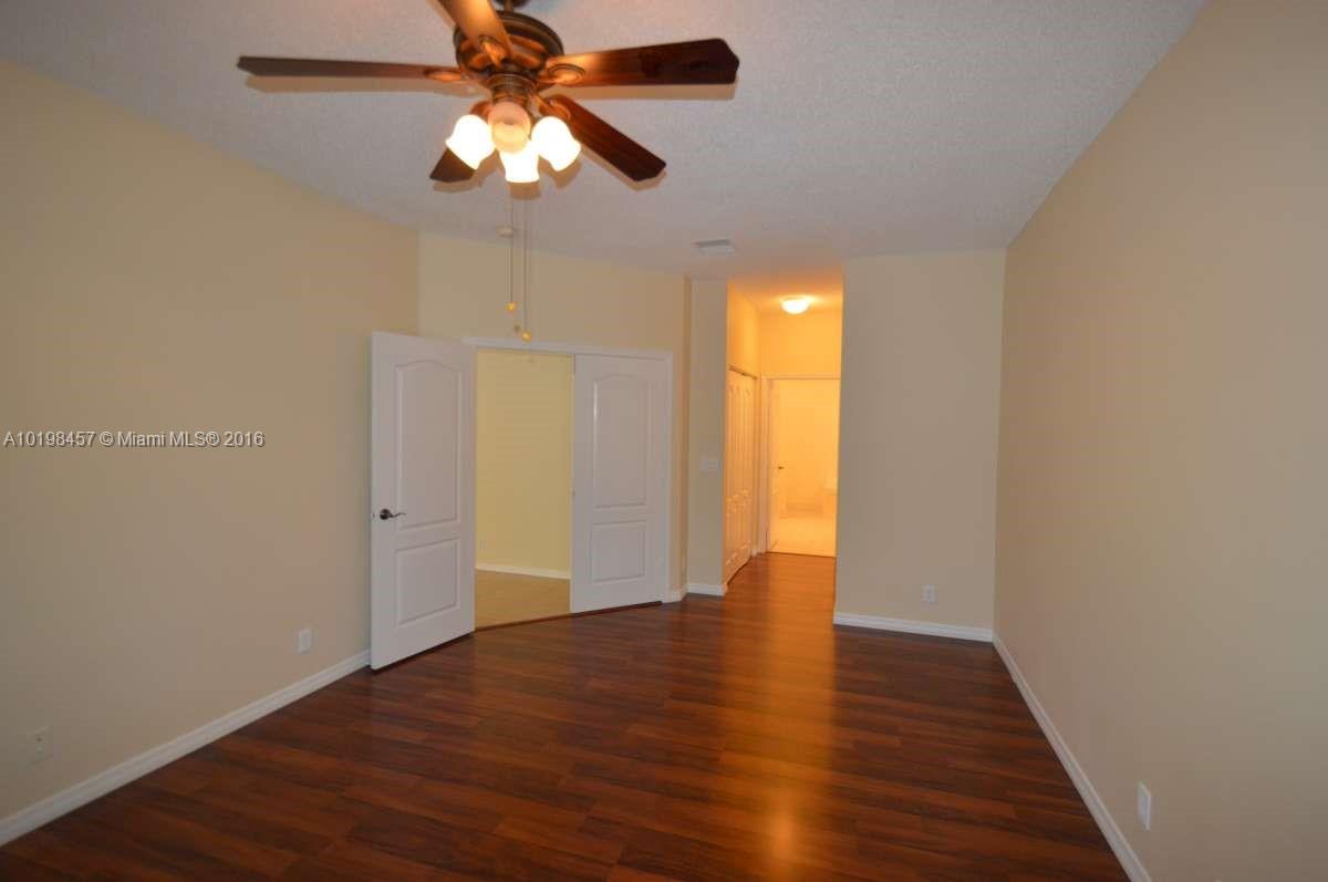 LAGUNA ISLES - Residential