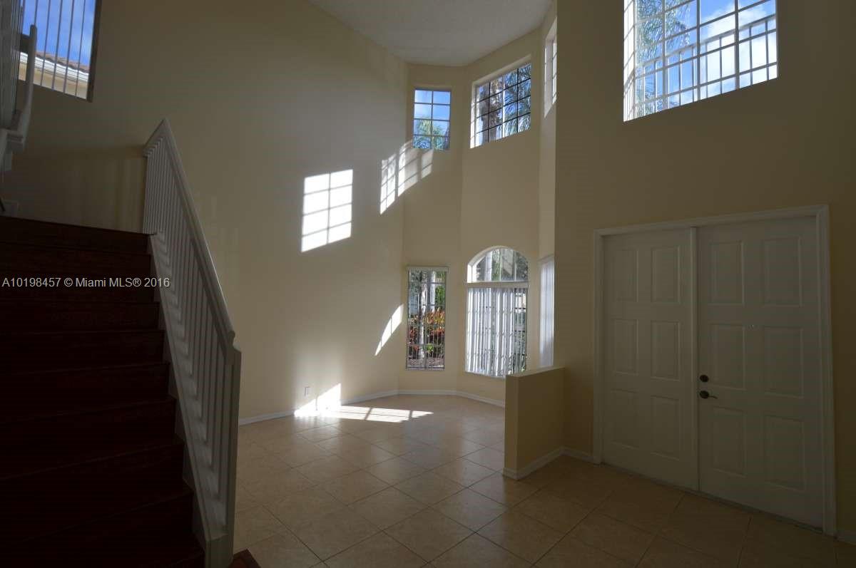 LAGUNA ISLES - Residential