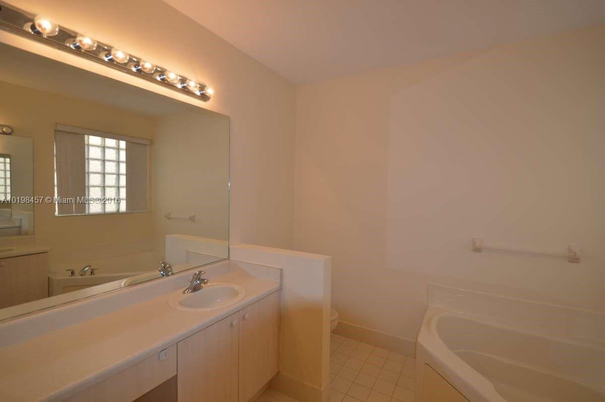 LAGUNA ISLES - Residential