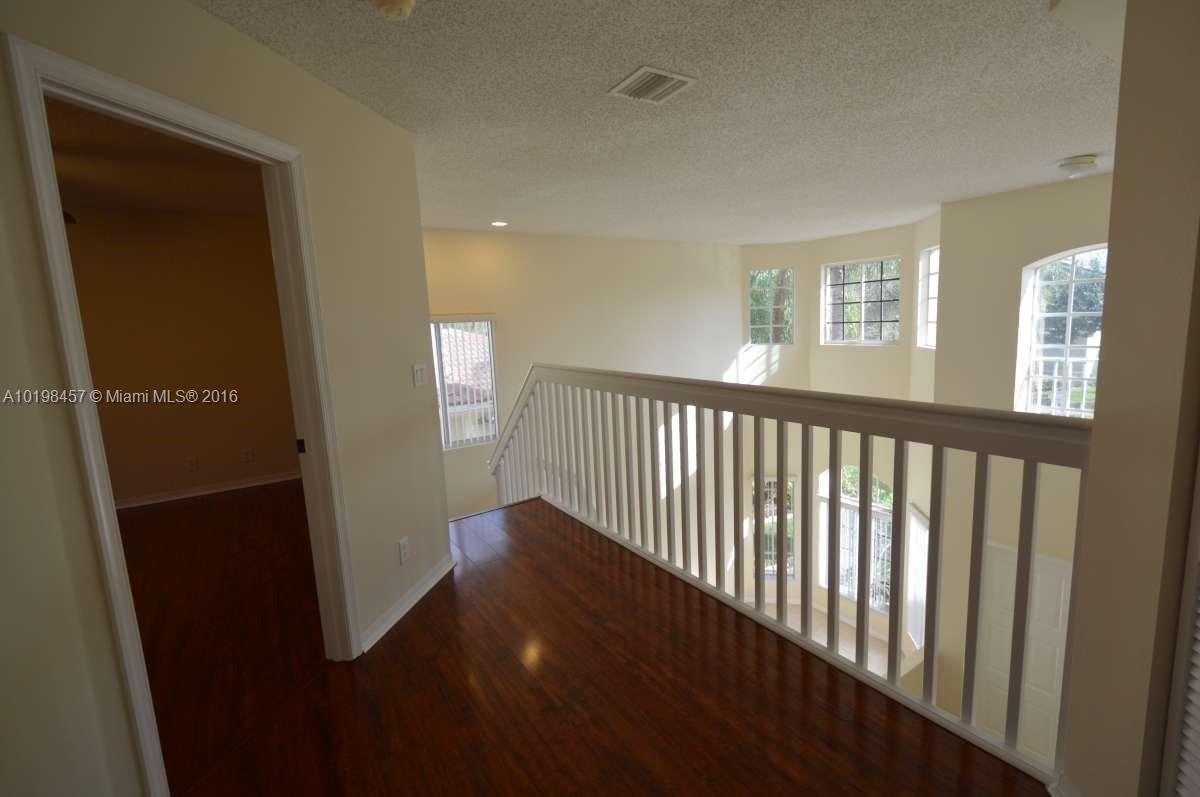 LAGUNA ISLES - Residential