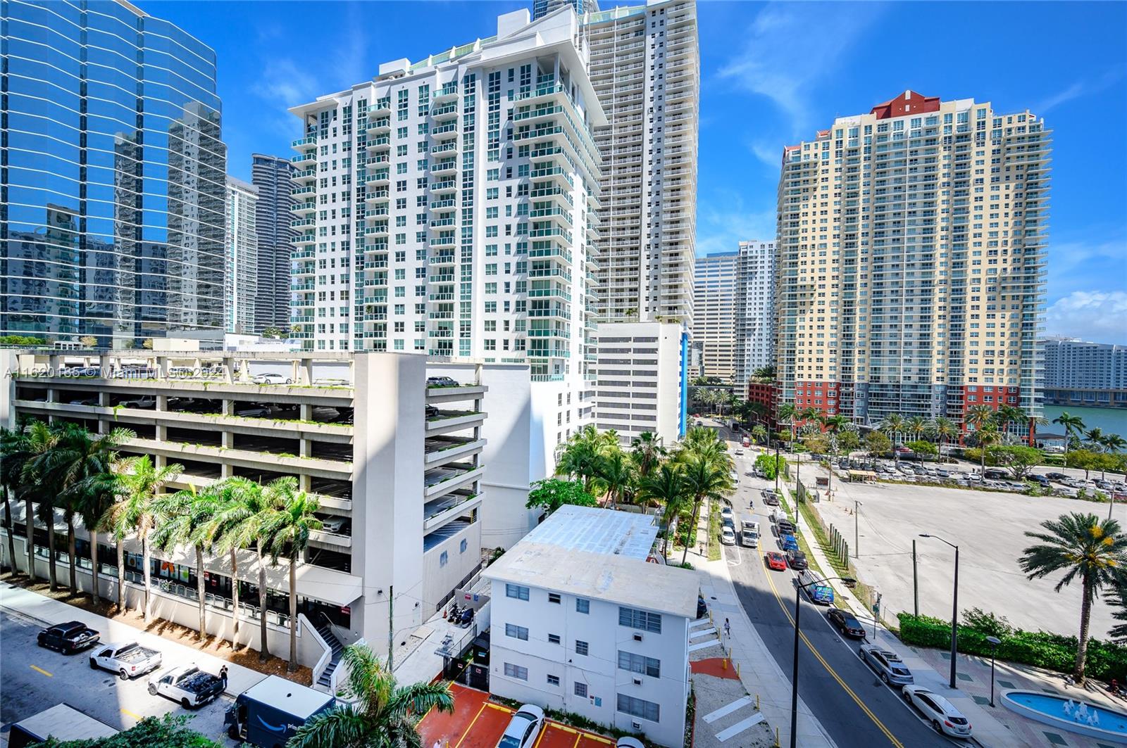 1300 Brickell Bay Dr 809