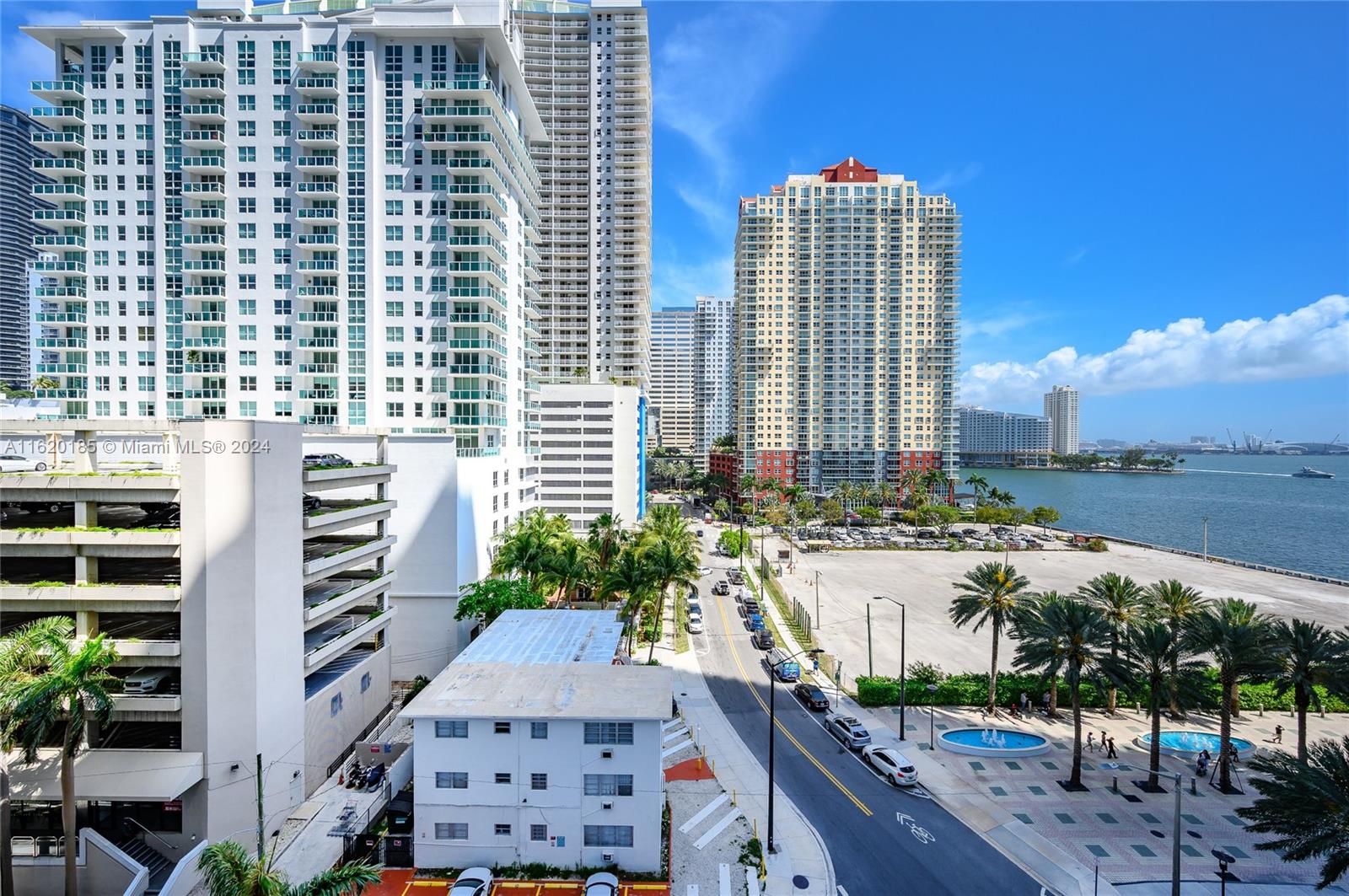 1300 Brickell Bay Dr 809