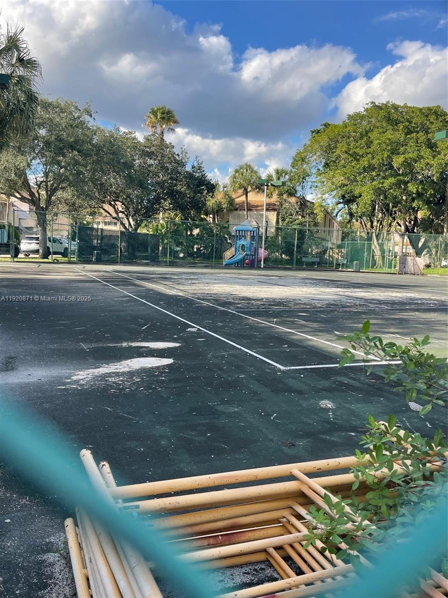 TOWNHOUSES AT JACARANDA - Residential Lease