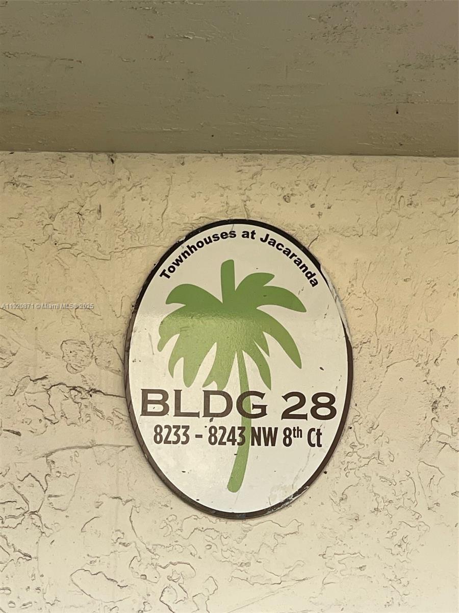 TOWNHOUSES AT JACARANDA - Residential Lease