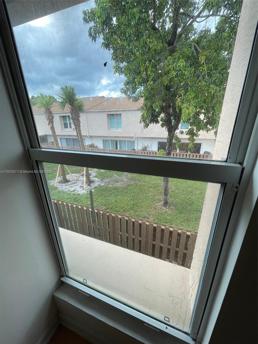 TOWNHOUSES AT JACARANDA - Residential Lease