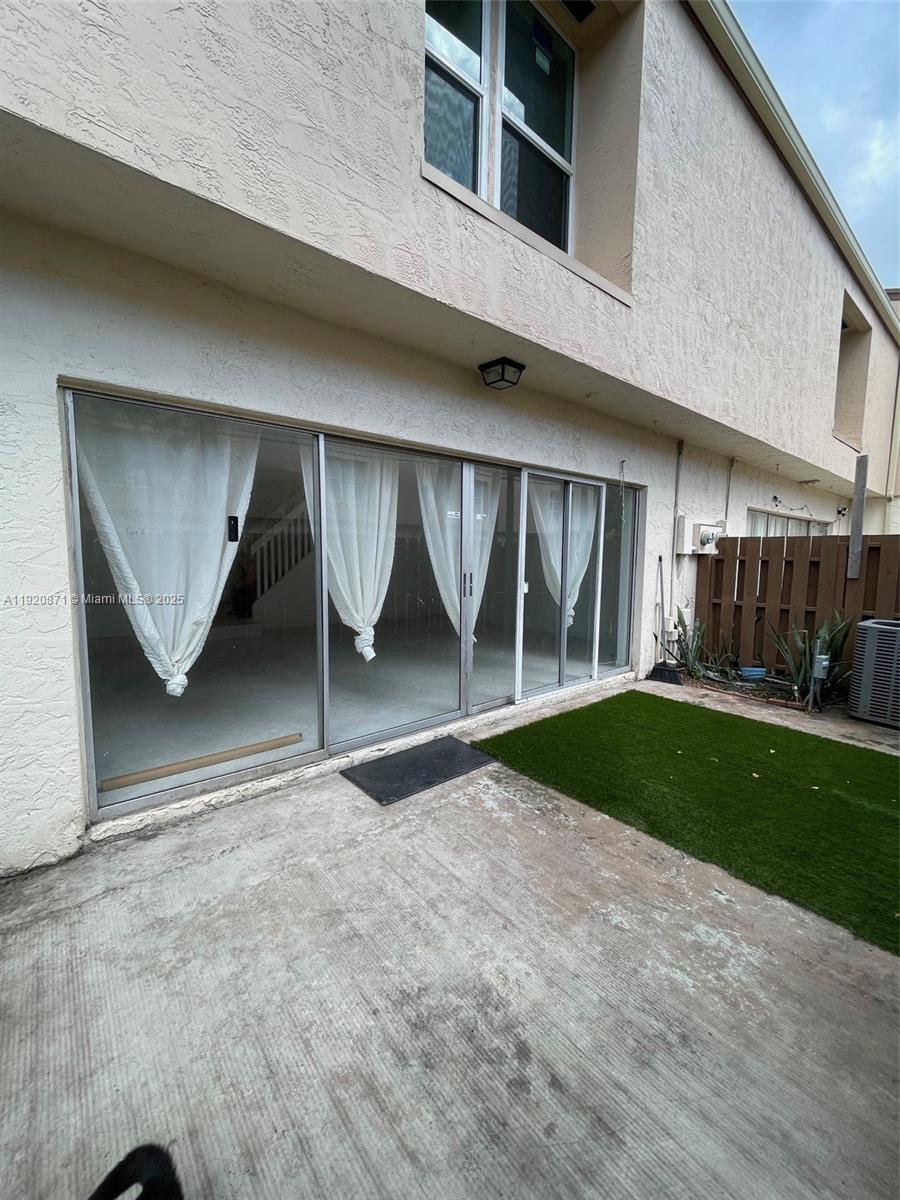 TOWNHOUSES AT JACARANDA - Residential Lease