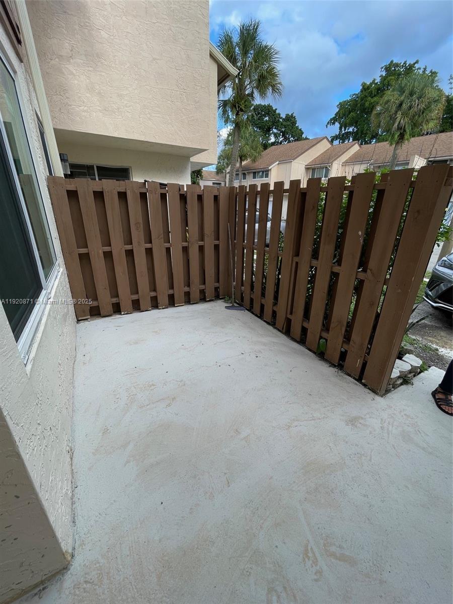 TOWNHOUSES AT JACARANDA - Residential Lease