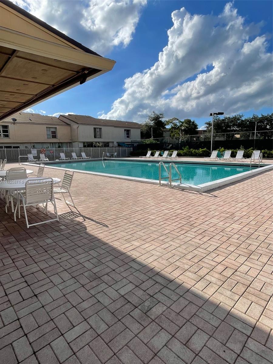 TOWNHOUSES AT JACARANDA - Residential Lease