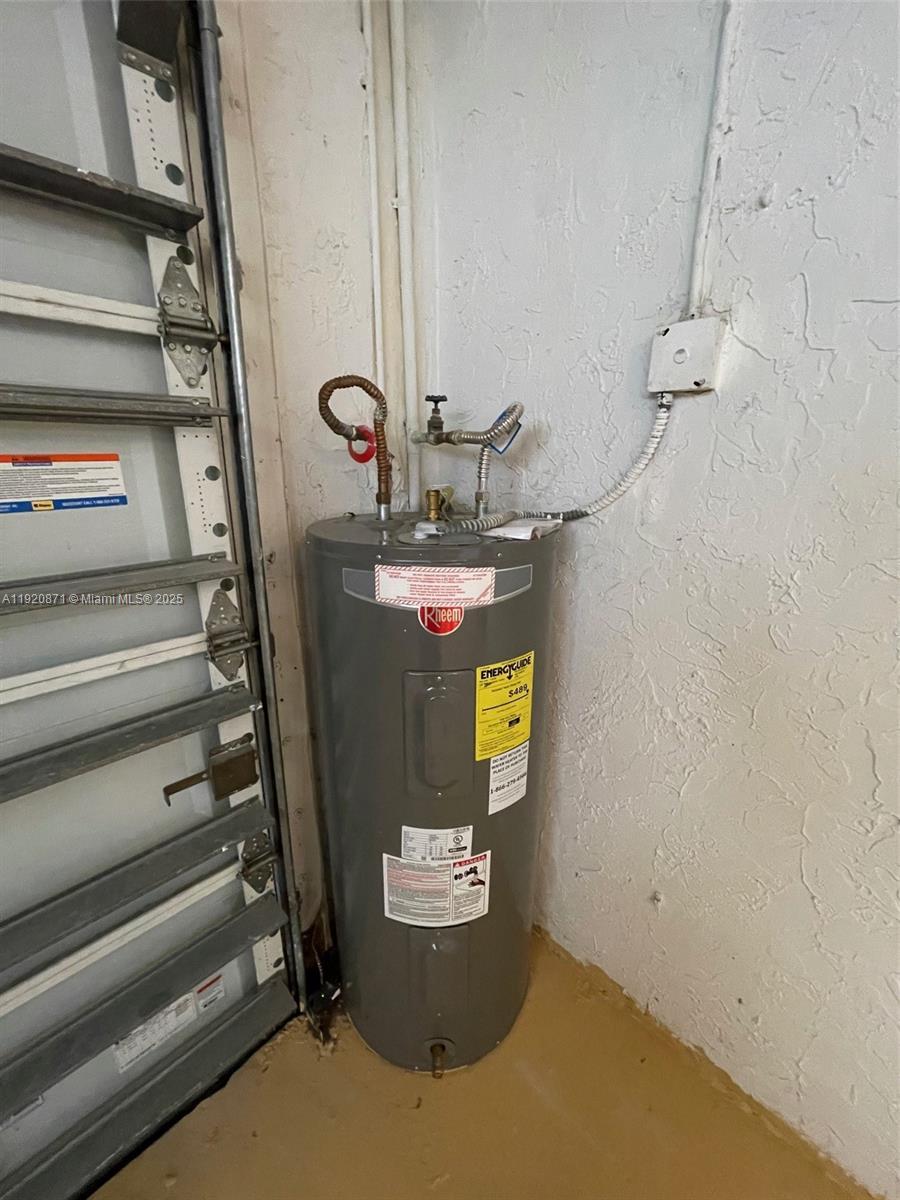 TOWNHOUSES AT JACARANDA - Residential Lease