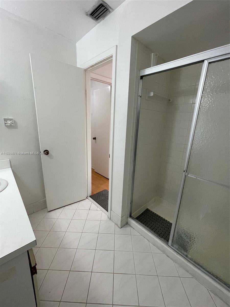 TOWNHOUSES AT JACARANDA - Residential Lease