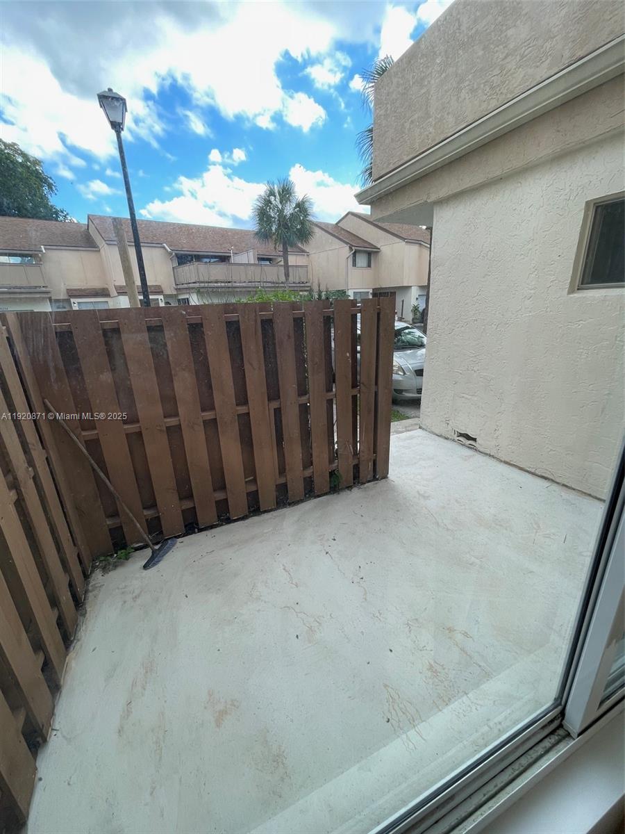 TOWNHOUSES AT JACARANDA - Residential Lease