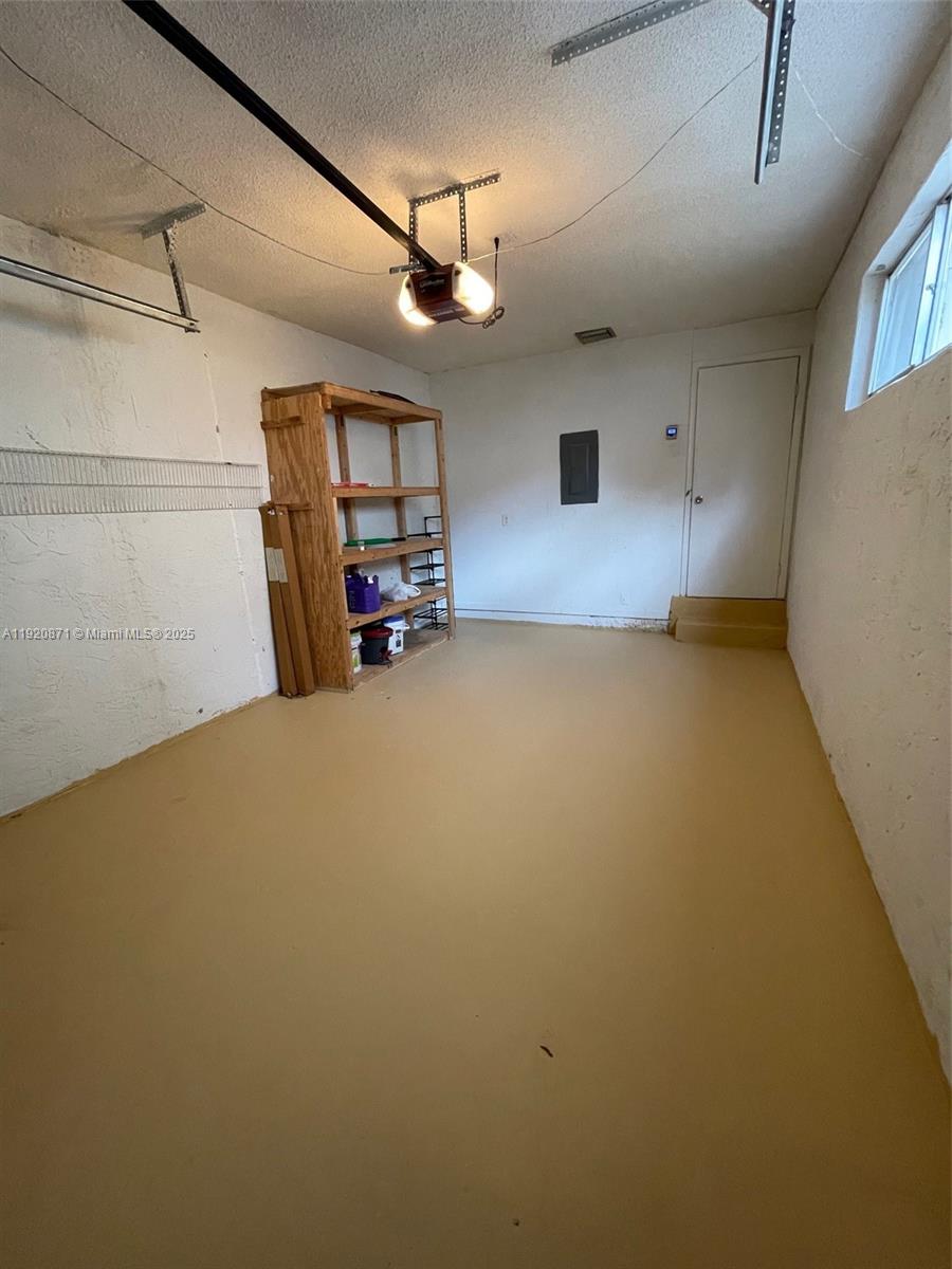 TOWNHOUSES AT JACARANDA - Residential Lease