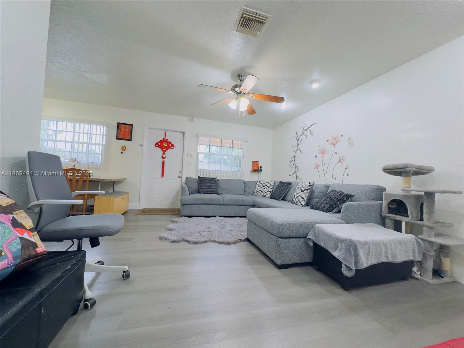 5721 SW 54th Ter
