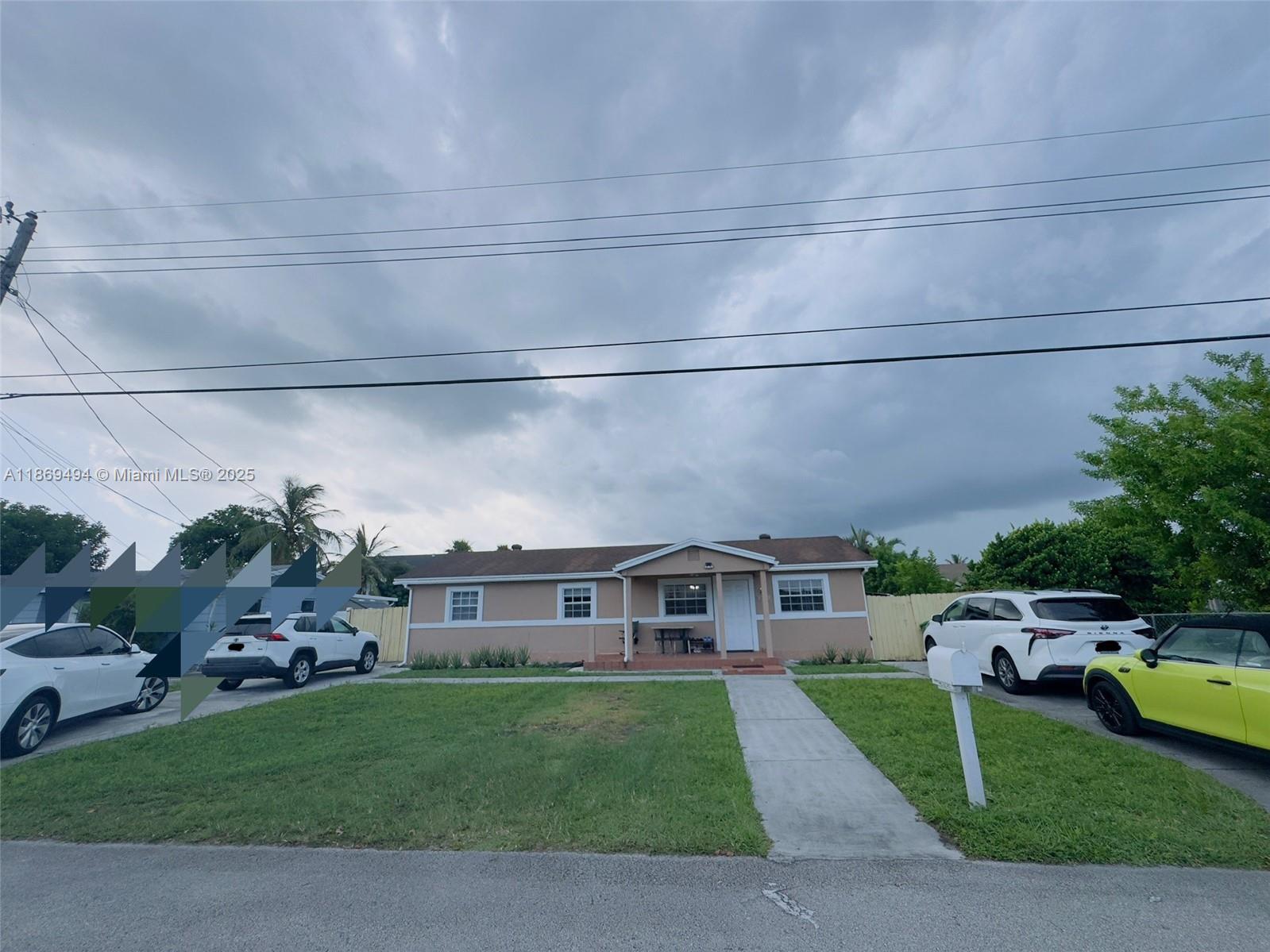 5721 SW 54th Ter