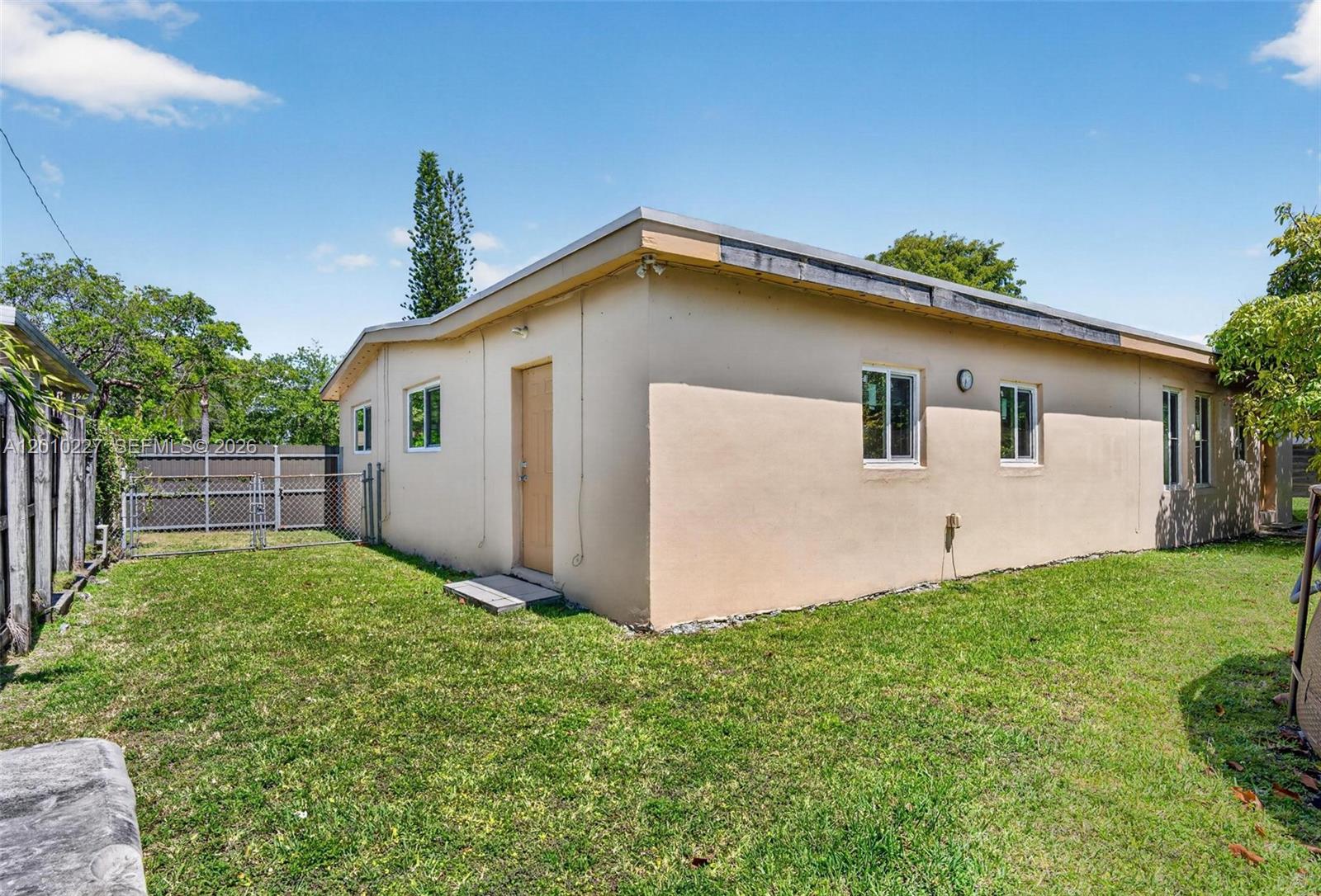 HOLIDAY HOUSE SEC 1 - Residential