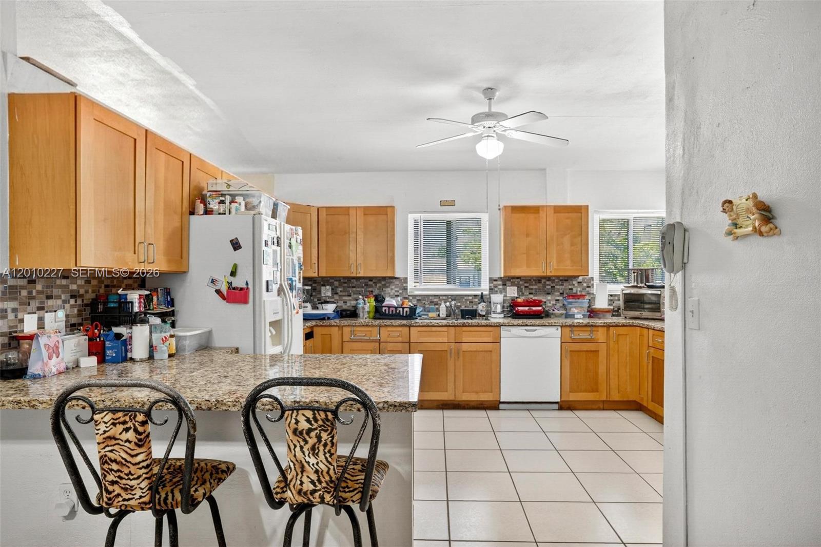 HOLIDAY HOUSE SEC 1 - Residential