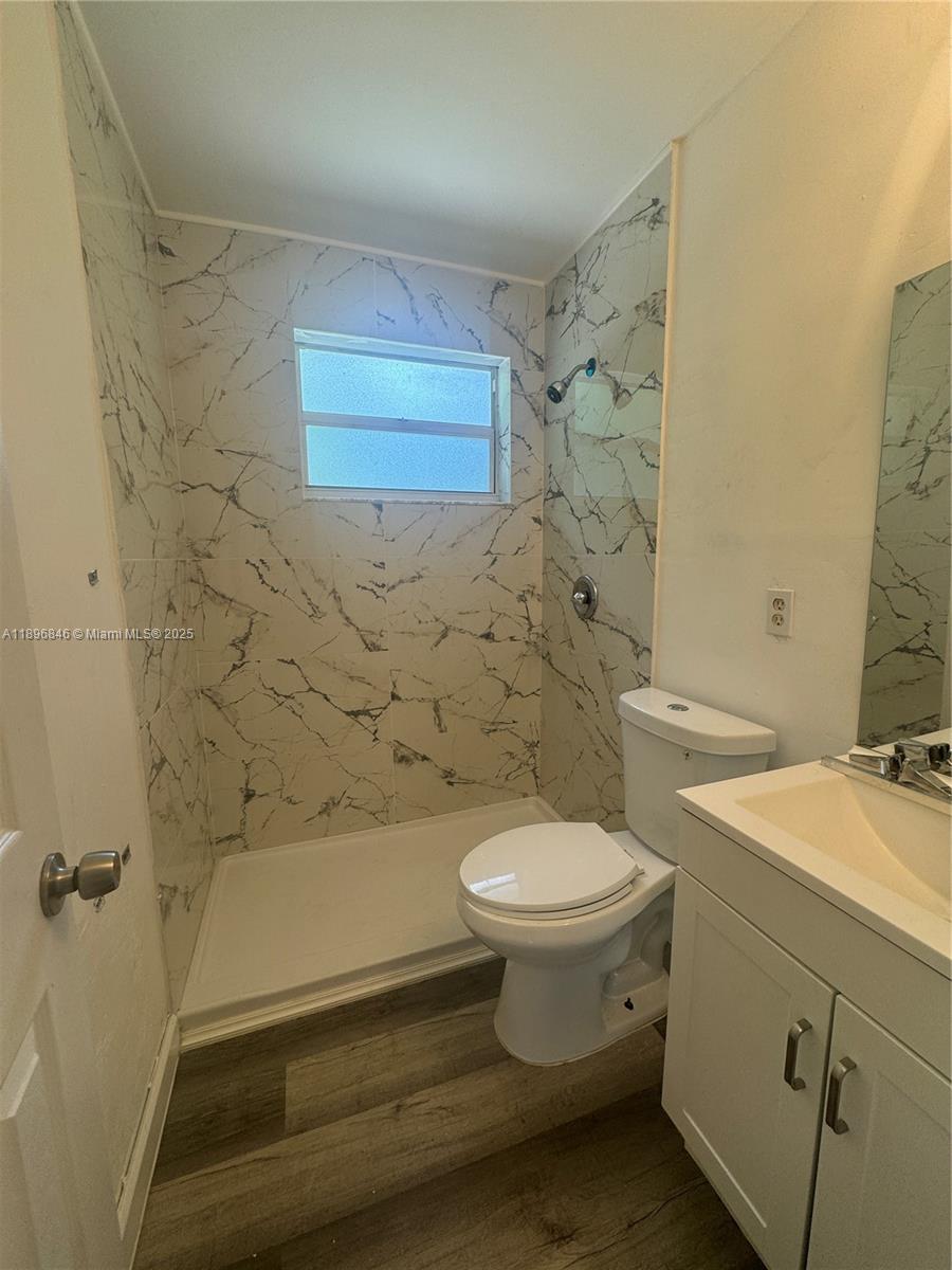 BROADVIEW COUNTRY CLUB ES - Residential Lease