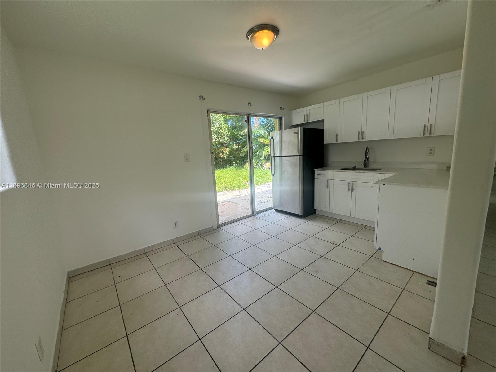 BROADVIEW COUNTRY CLUB ES - Residential Lease