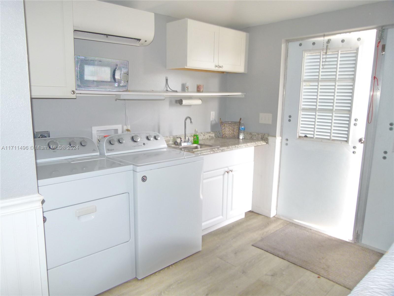 Silver Palms RV Resort - Land