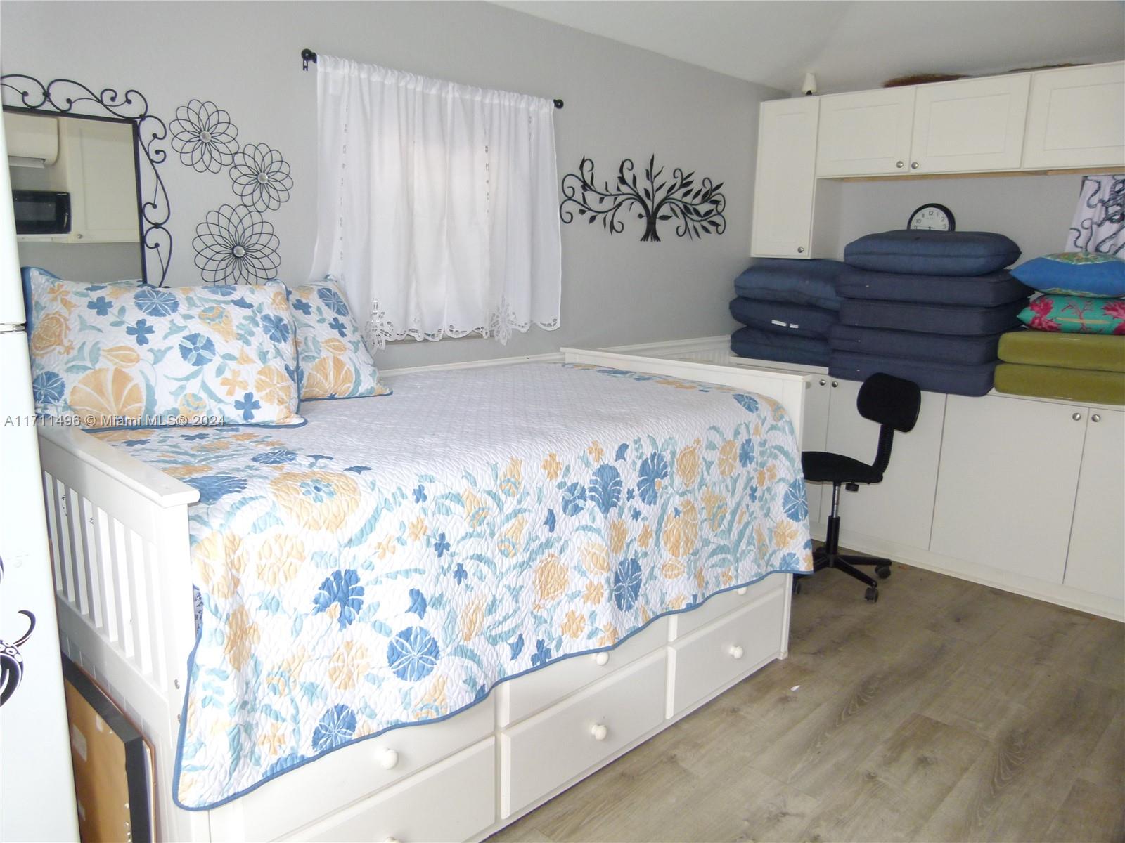 Silver Palms RV Resort - Land