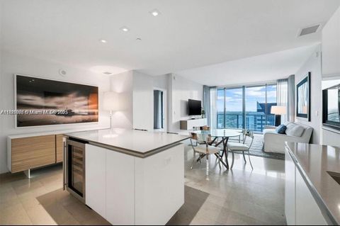 88 SW 7th St 1904 Miami FL 33130