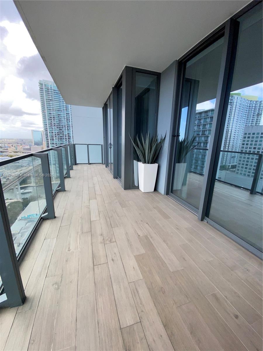 RISE CONDO - Residential Lease