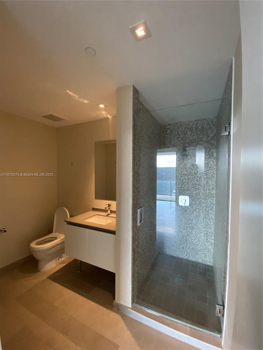 RISE CONDO - Residential Lease