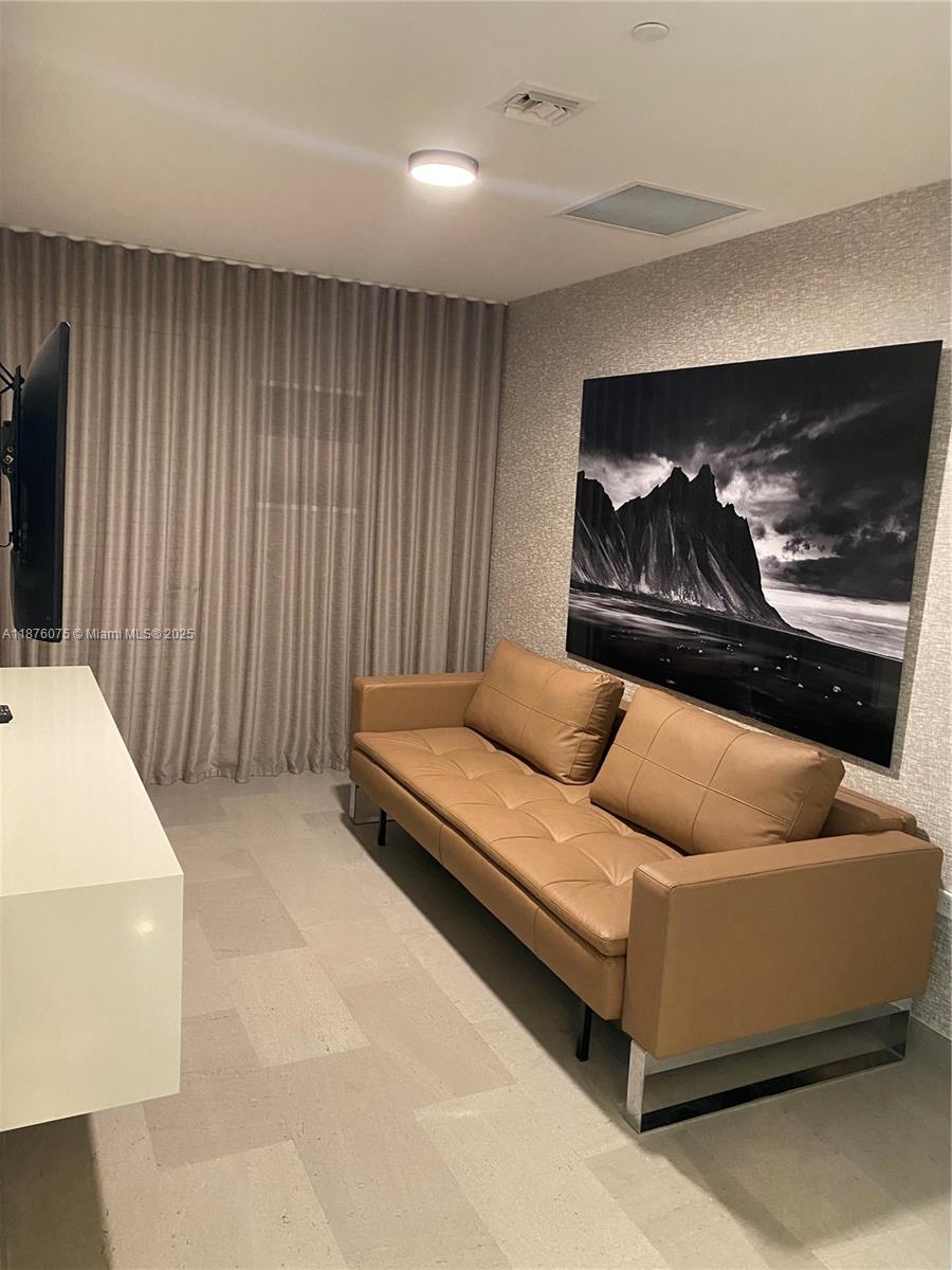 RISE CONDO - Residential Lease