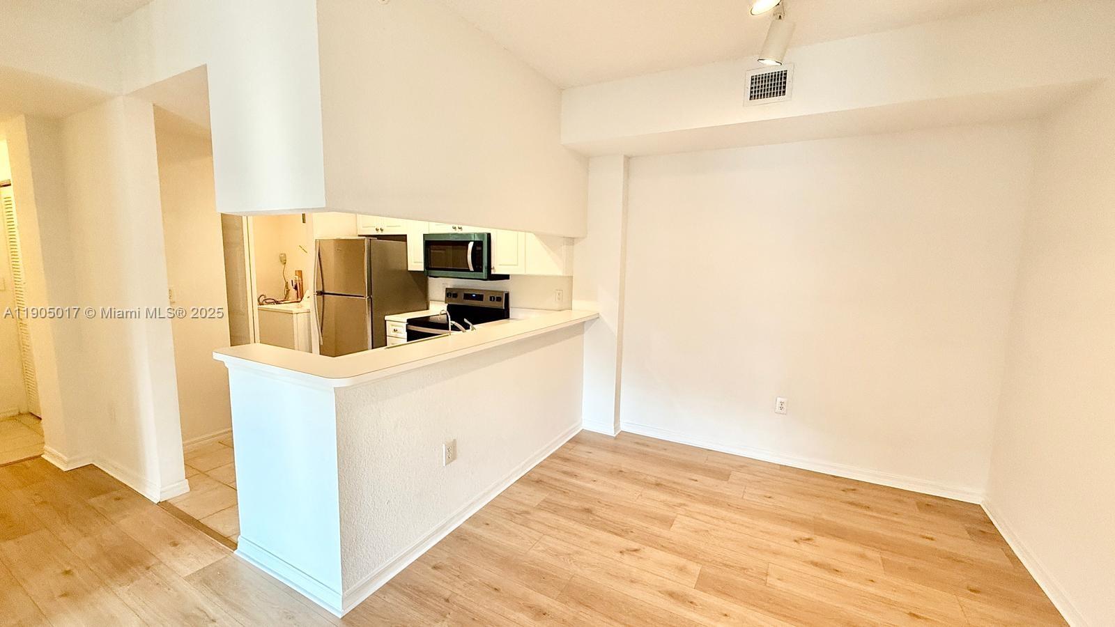 SAN MATERA THE GARDENS CO - Residential Lease