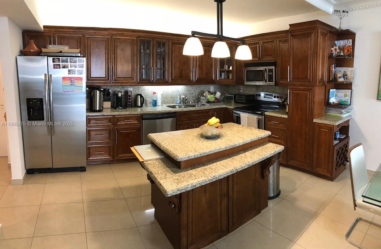 OCEANVIEW BUILDING A COND - Residential