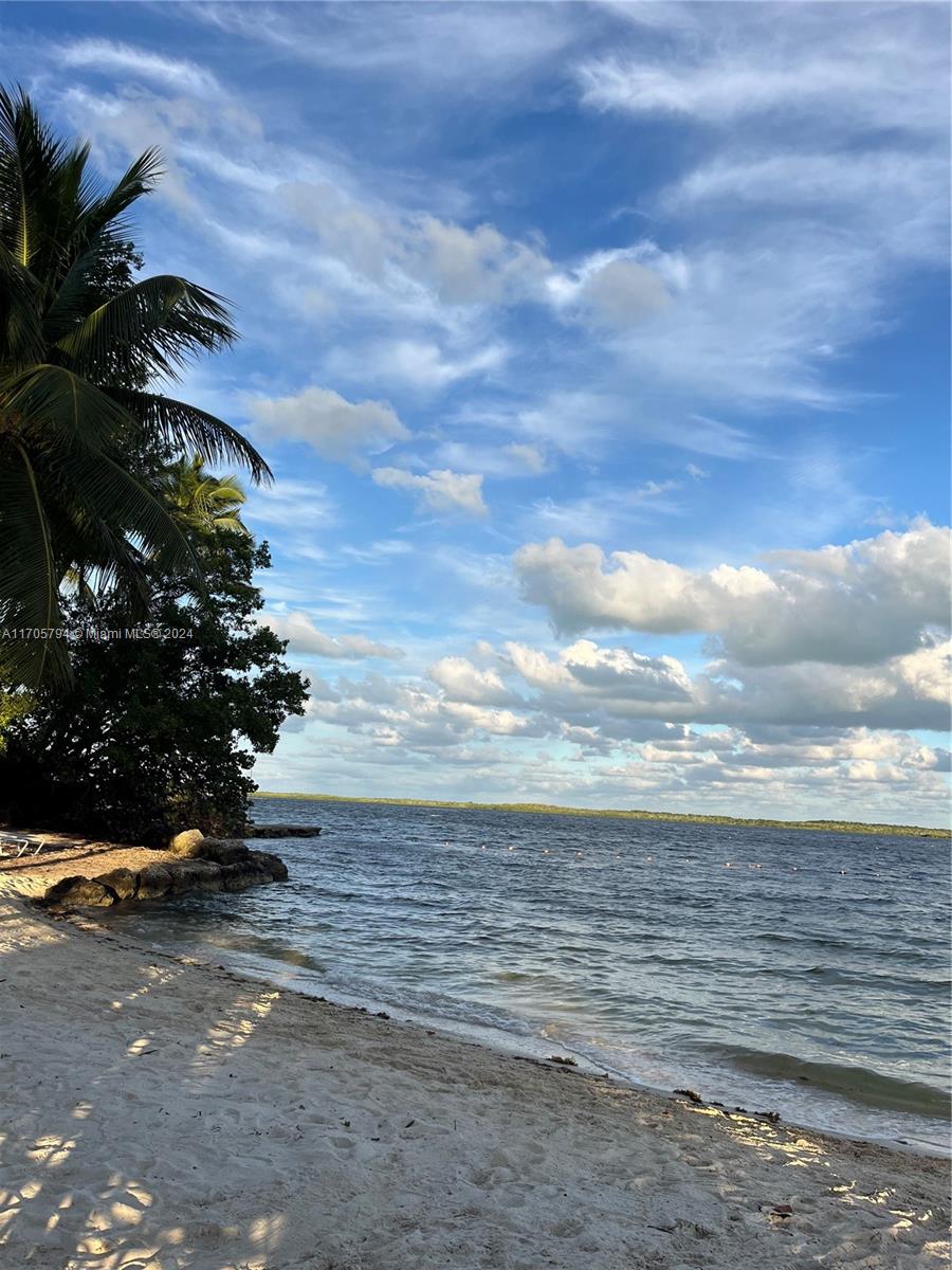 LARGO SOUND PARK - Residential Lease