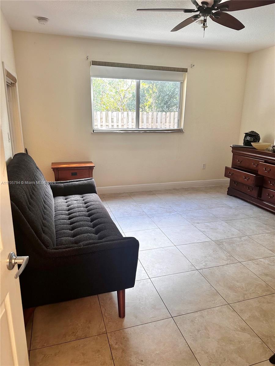 LARGO SOUND PARK - Residential Lease