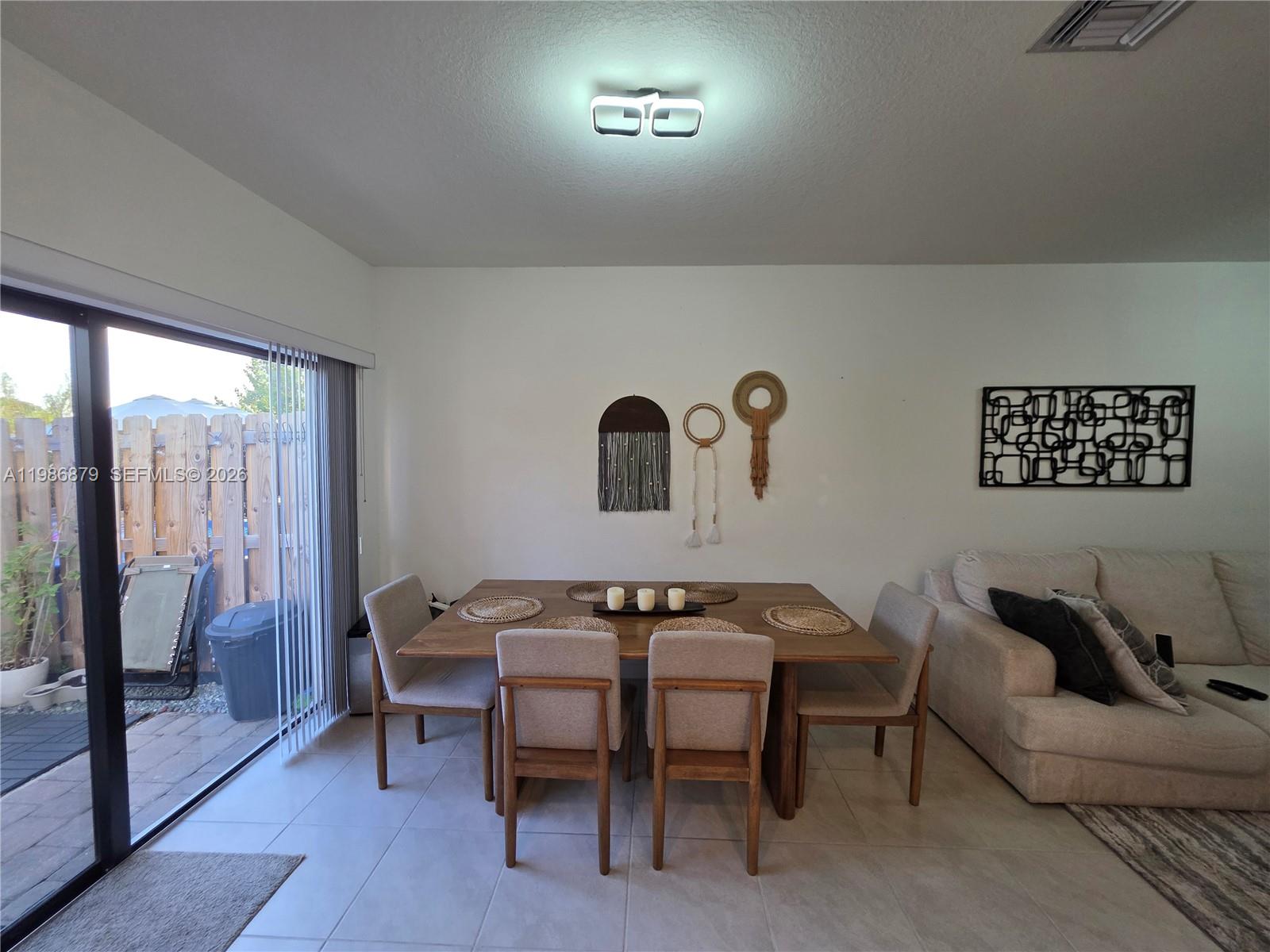 MIAMI LAND AND DEVELOPMEN - Residential Lease