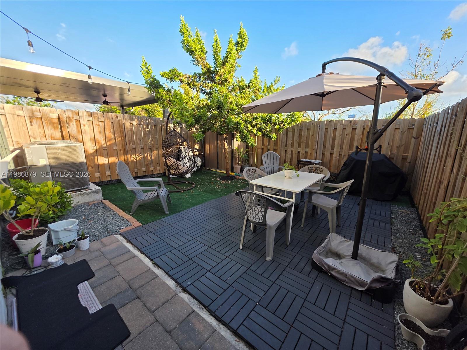 MIAMI LAND AND DEVELOPMEN - Residential Lease