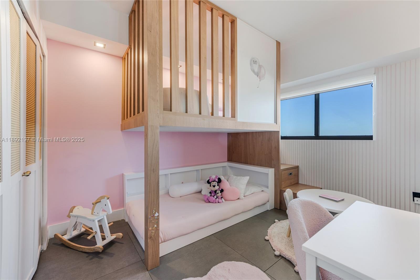 ICON BAY CONDO - Residential Lease