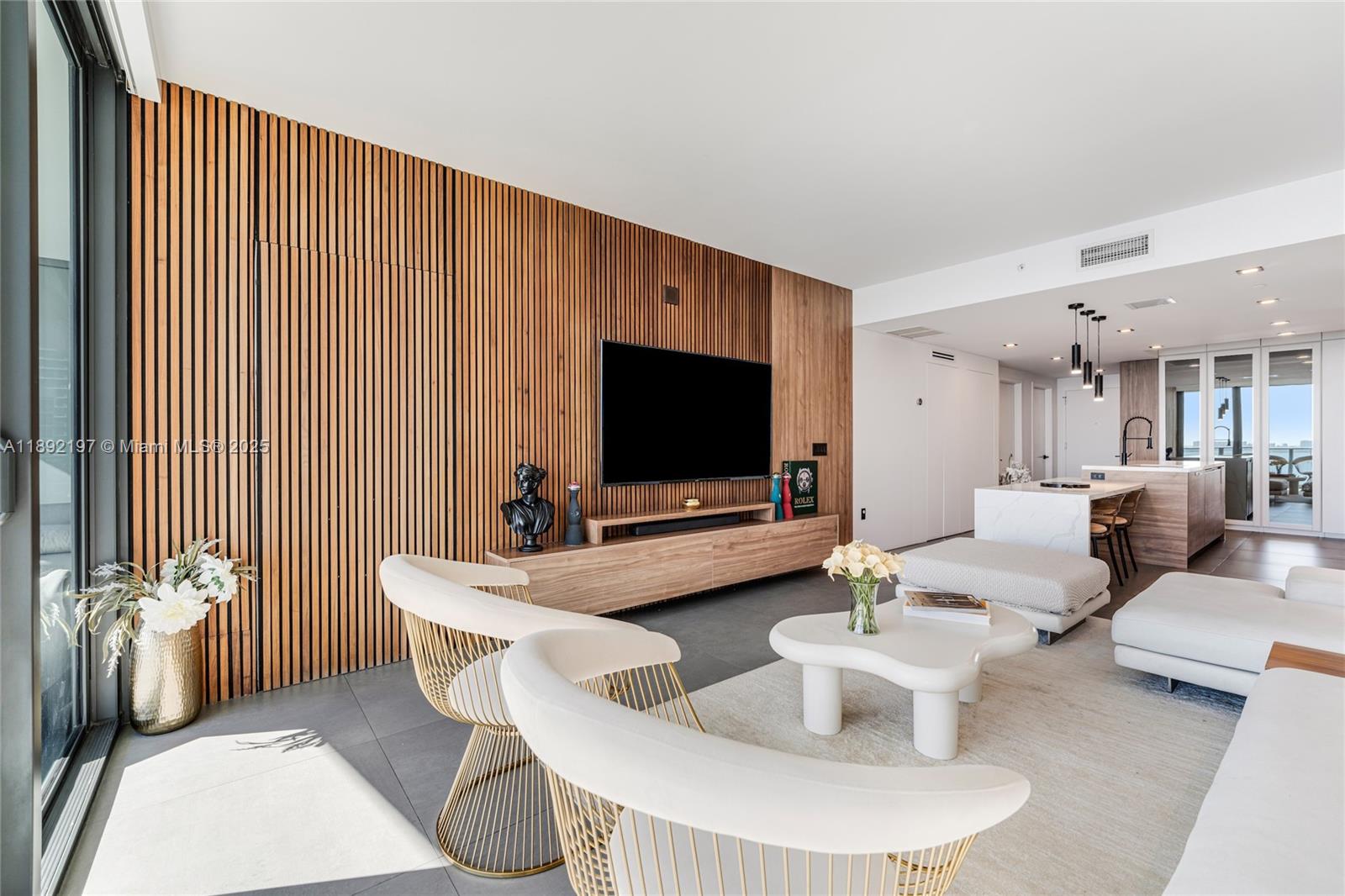 ICON BAY CONDO - Residential Lease