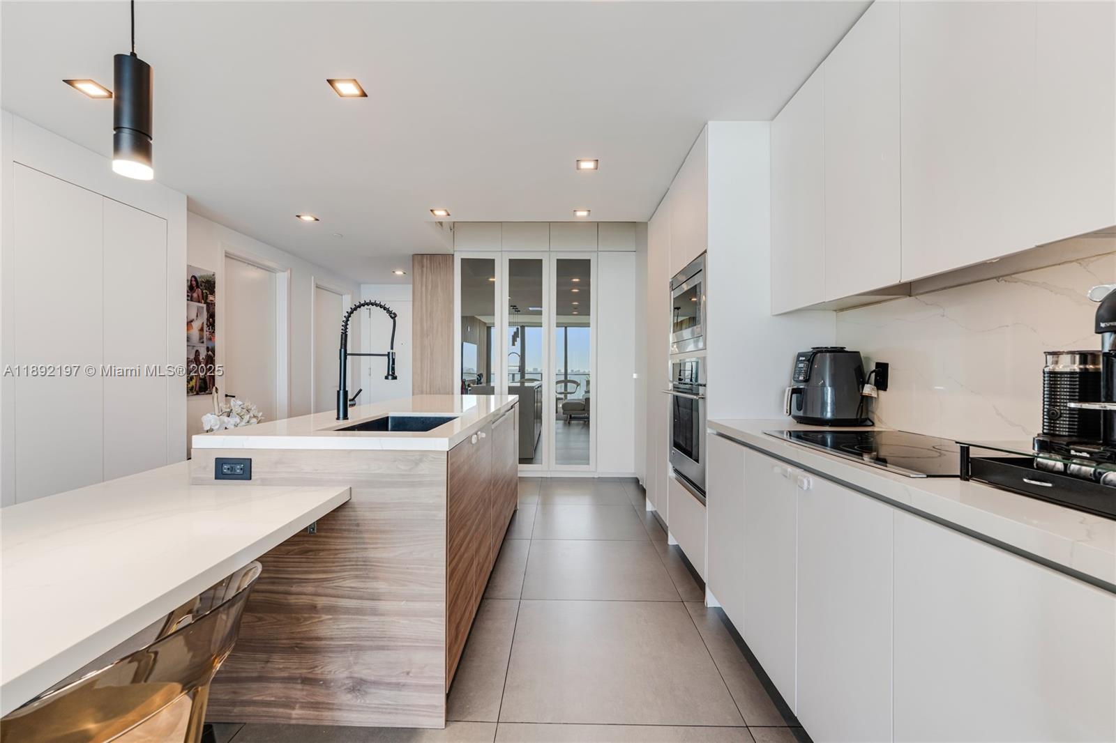 ICON BAY CONDO - Residential Lease